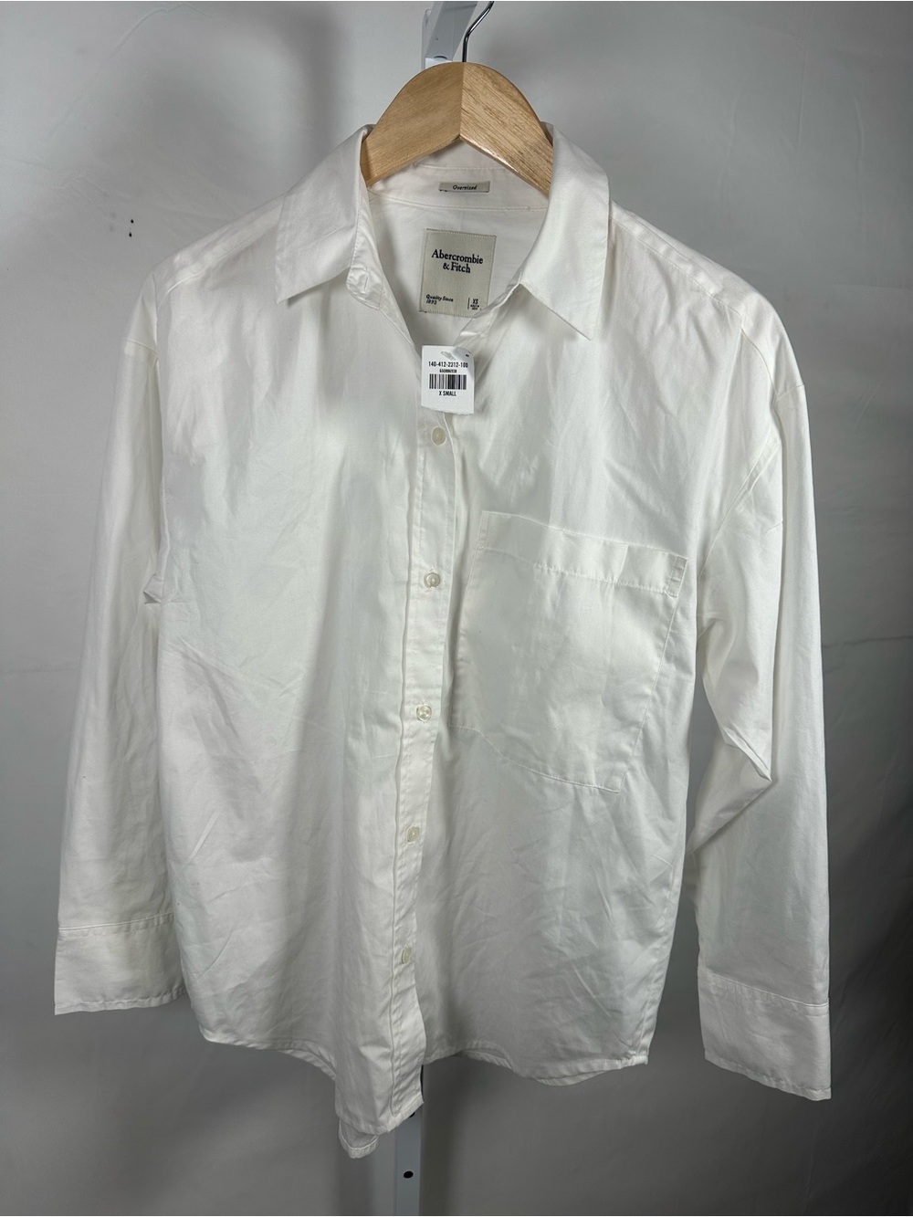 Abercrombie & Fitch Men's White Long-Sleeve Button-Down Shirt